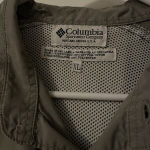 Columbia PFG Performance Fishing Gear Men's XL Gray Short Sleeve Button-Up Shirt